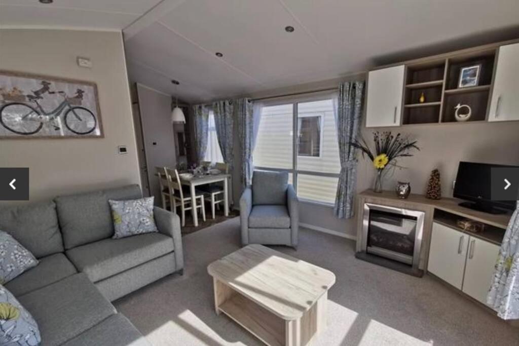 Glade Lodge- North Devon Coast, Bideford Bay Caravan Park المظهر الخارجي الصورة