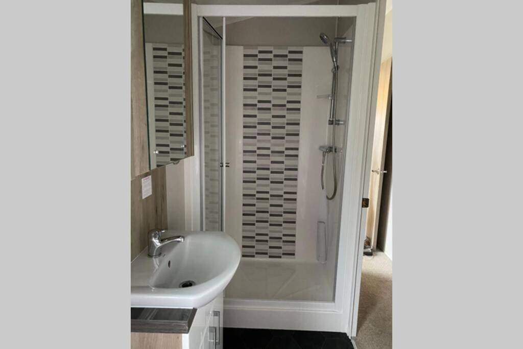 Glade Lodge- North Devon Coast, Bideford Bay Caravan Park المظهر الخارجي الصورة